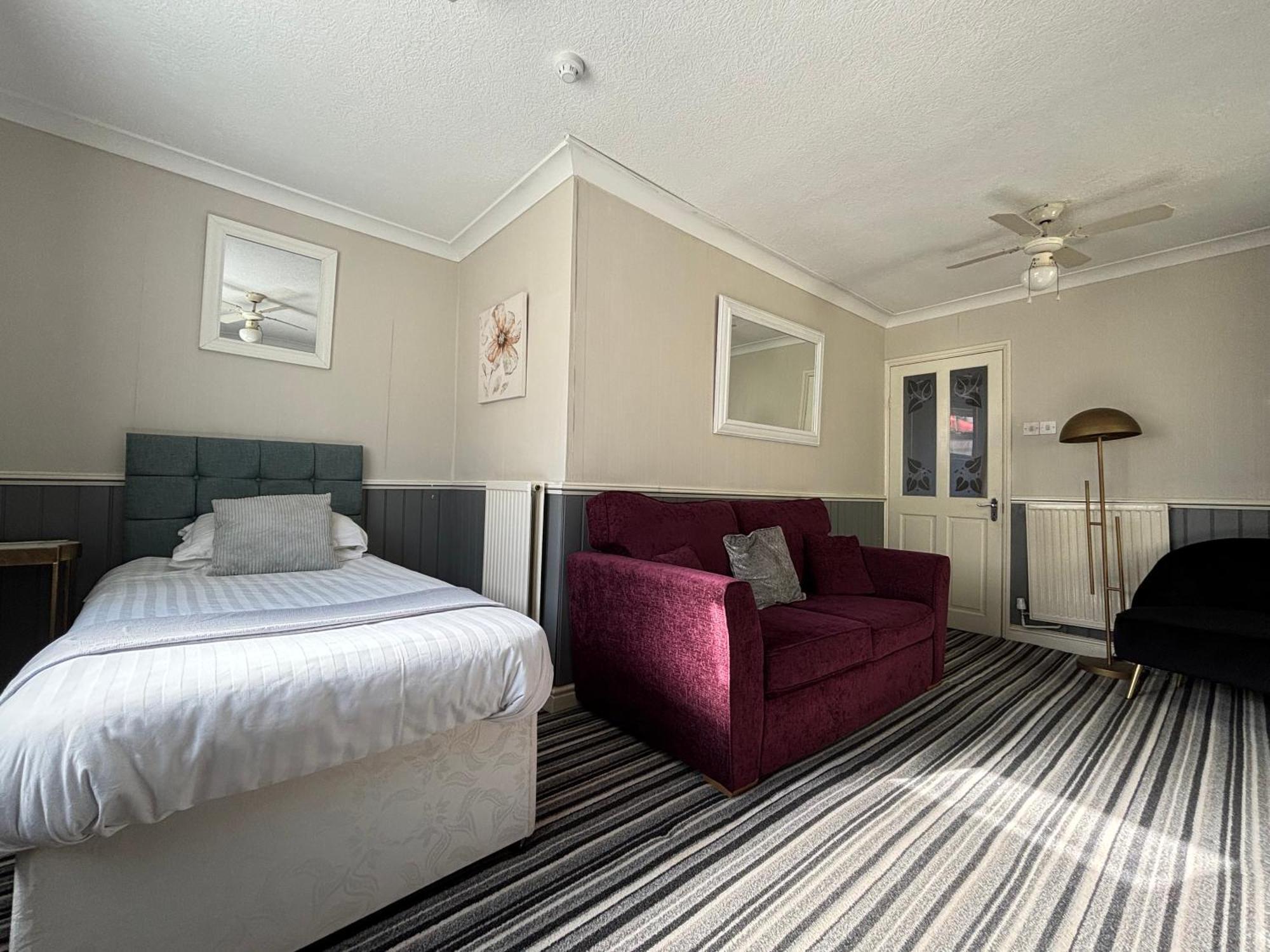 Three Palms Hotel Paignton Bagian luar foto