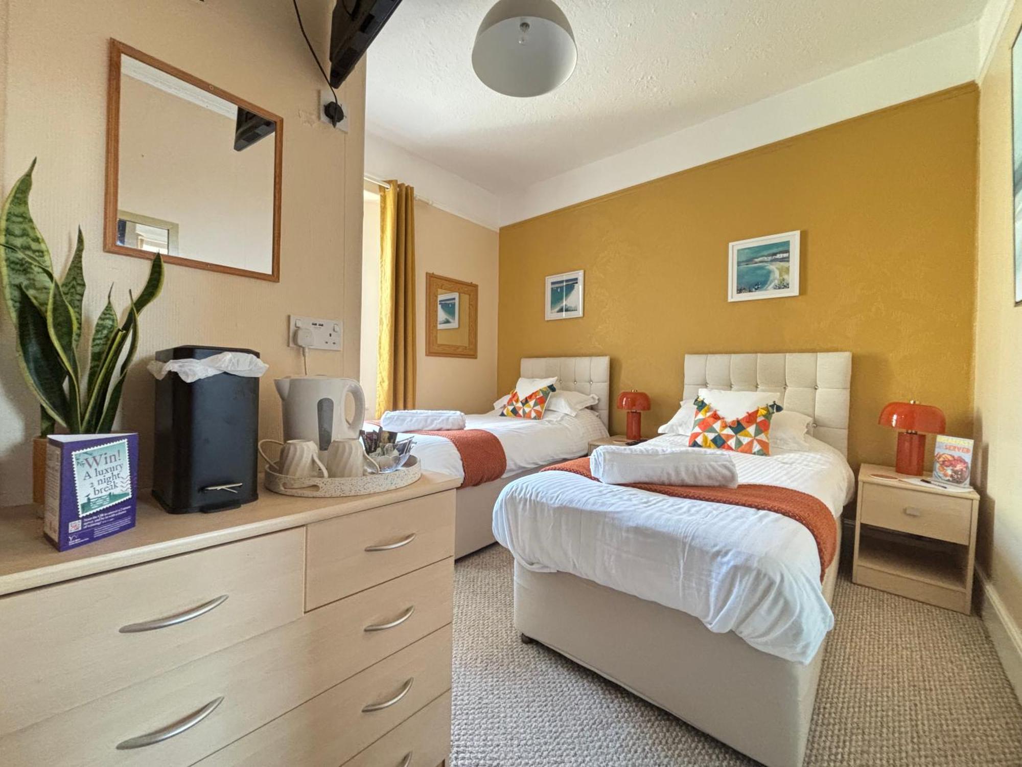 Three Palms Hotel Paignton Bagian luar foto